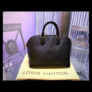 LOUIS VUITTON Epi Alma PM Black